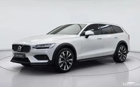 Volvo V60 Cross Country 2025 купить в Москве