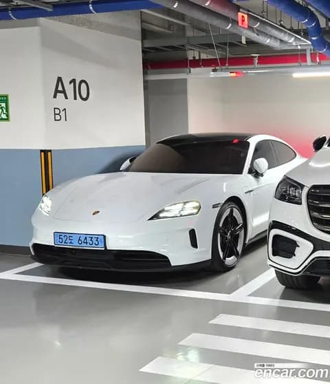 Porsche Taycan 2025 купить в Москве