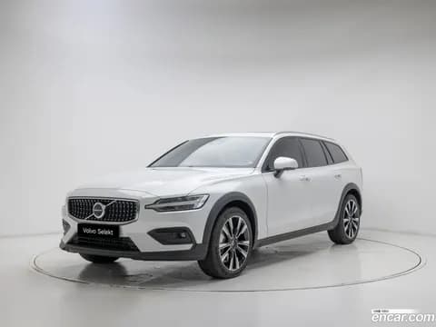 Volvo V60 Cross Country 2025 купить в Москве